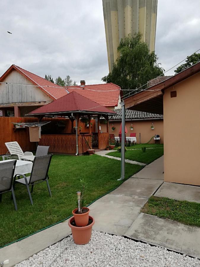 Csilla Apartman Makó Exterior foto