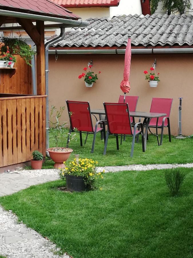 Csilla Apartman Makó Exterior foto