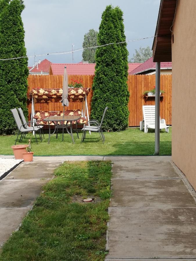 Csilla Apartman Makó Exterior foto